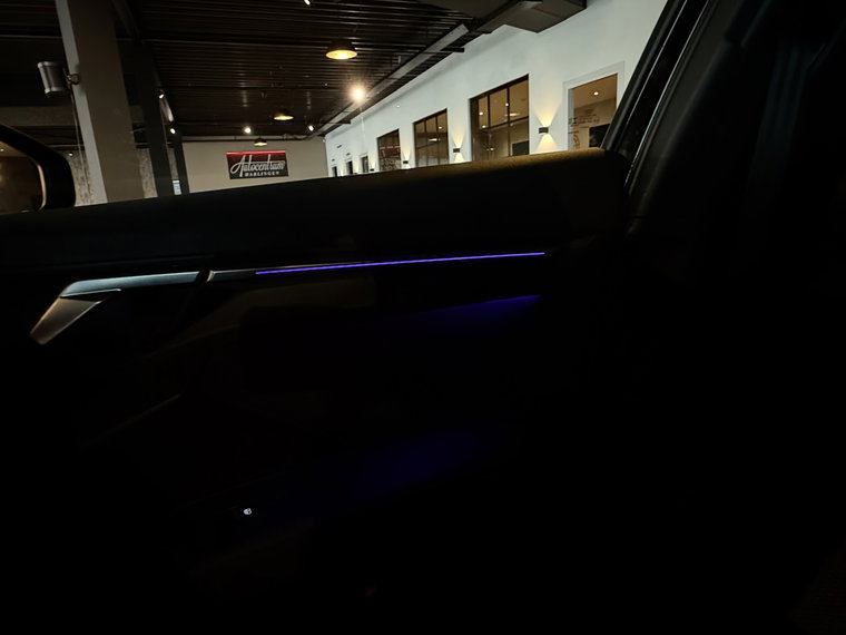 Vehicle Image 33