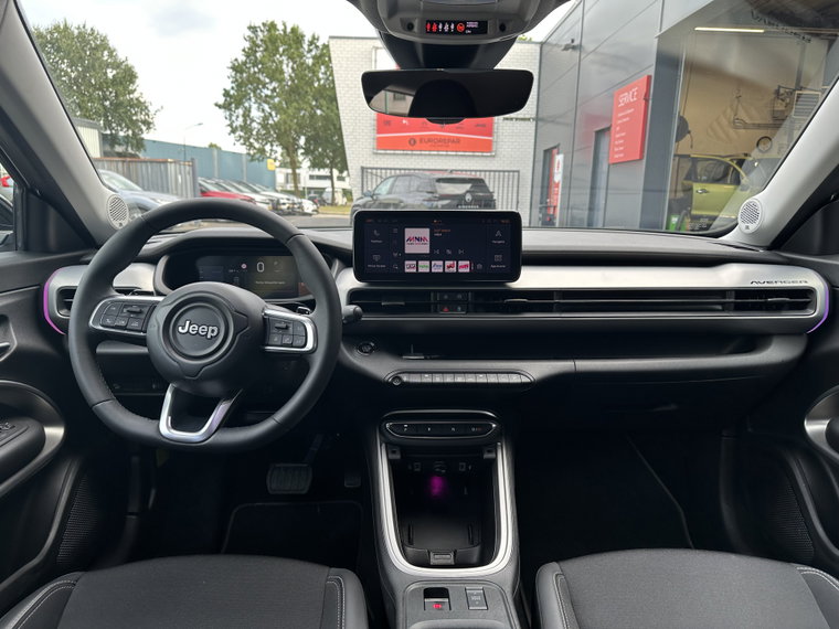 Vehicle Image 14