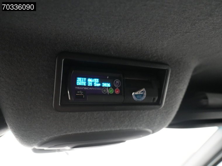 Vehicle Image 27