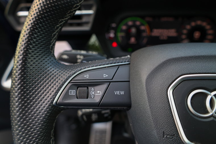 Vehicle Image 32