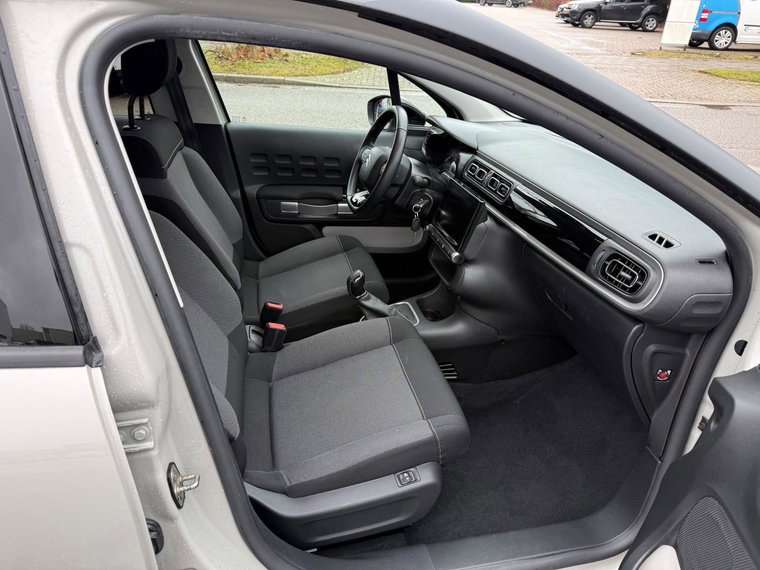 Vehicle Image 12
