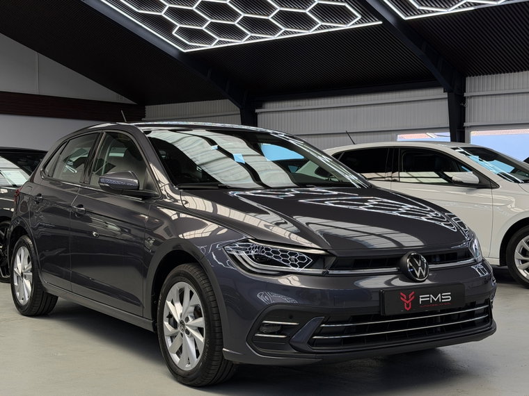 Vehicle Image 8