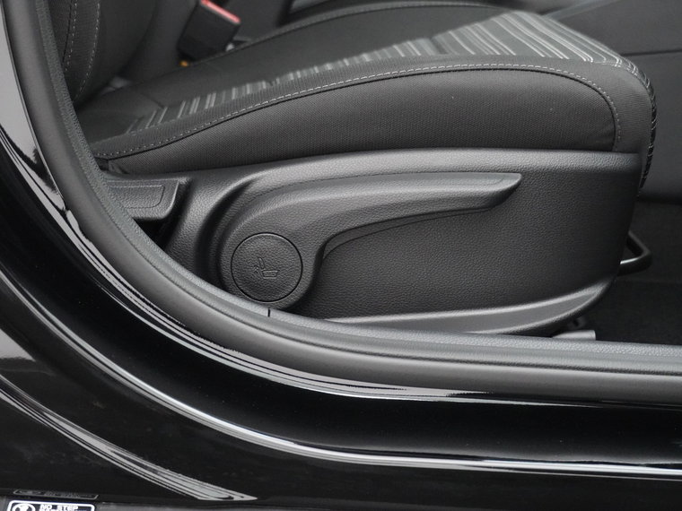 Vehicle Image 41