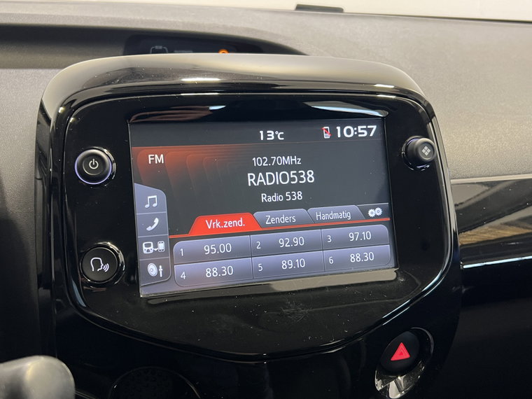 Vehicle Image 22