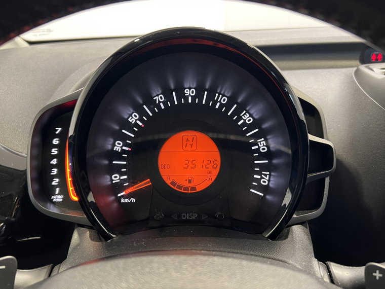 Vehicle Image 30