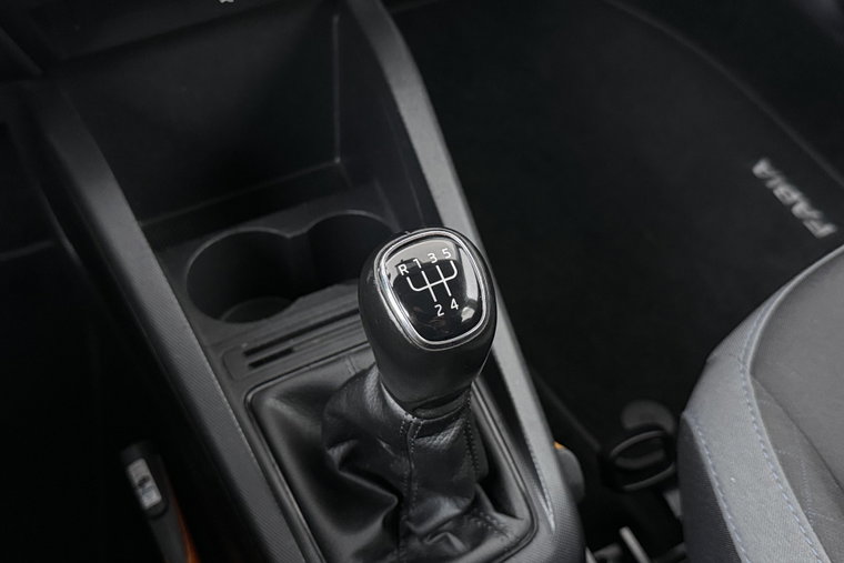 Vehicle Image 30