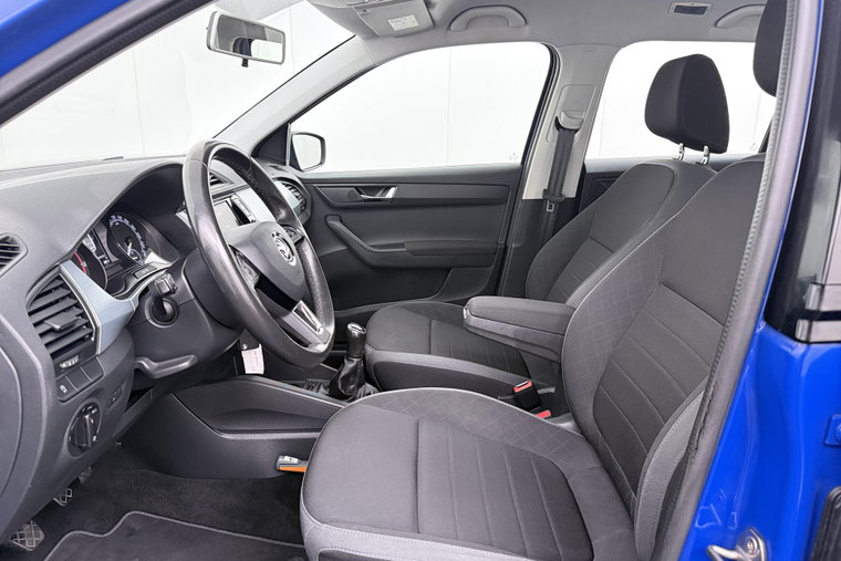 Vehicle Image 10