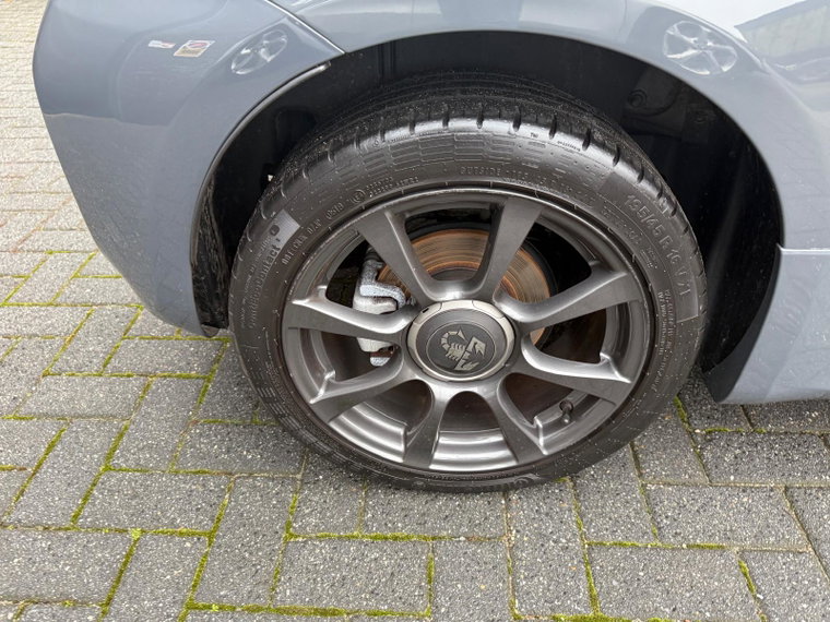 Vehicle Image 14