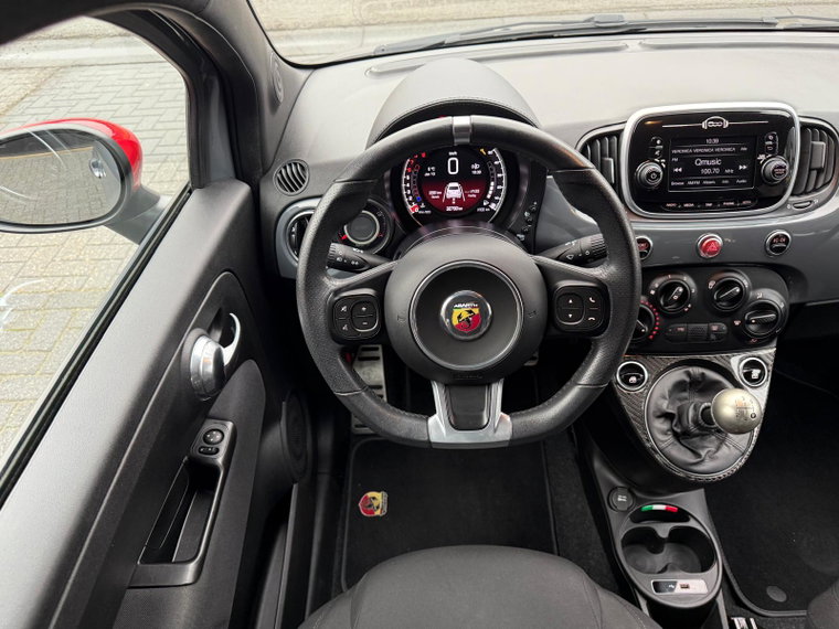 Vehicle Image 19