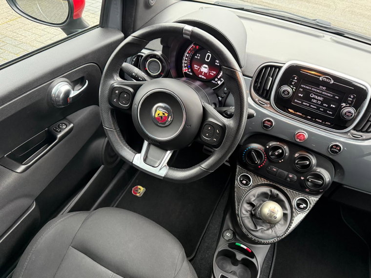 Vehicle Image 23