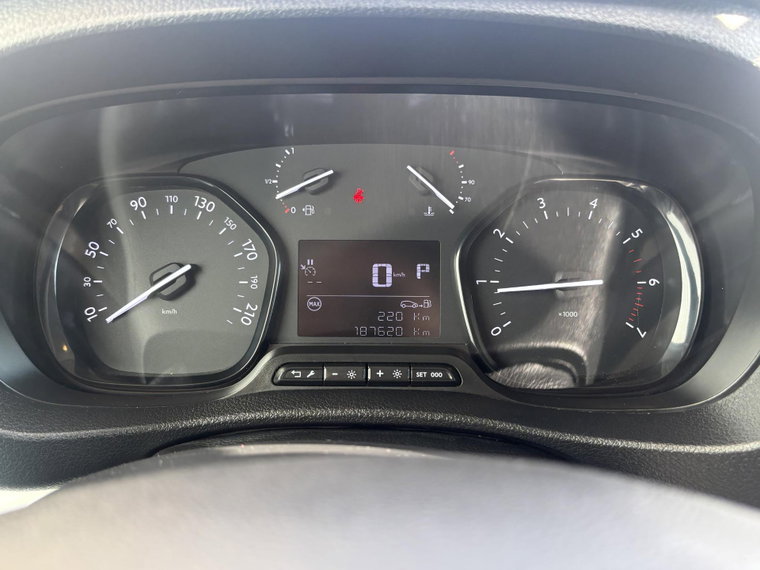 Vehicle Image 26