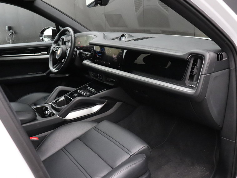 Vehicle Image 26