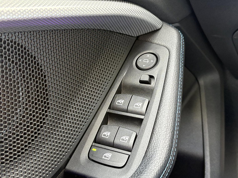 Vehicle Image 27