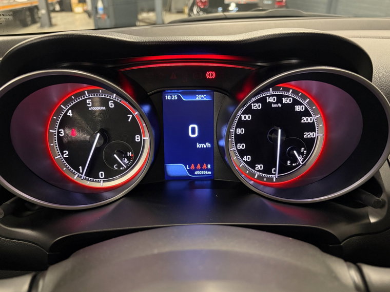 Vehicle Image 12