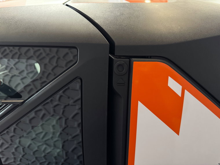 Vehicle Image 13