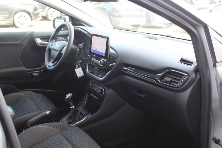 Vehicle Image 12