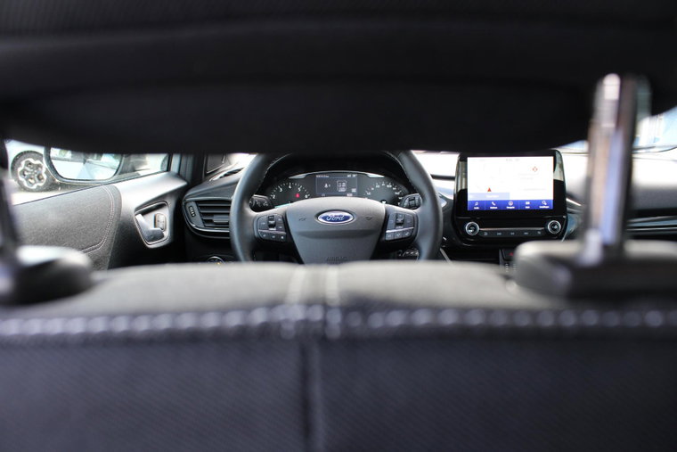Vehicle Image 16