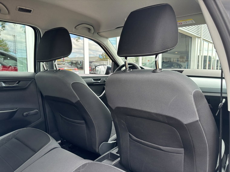 Vehicle Image 23