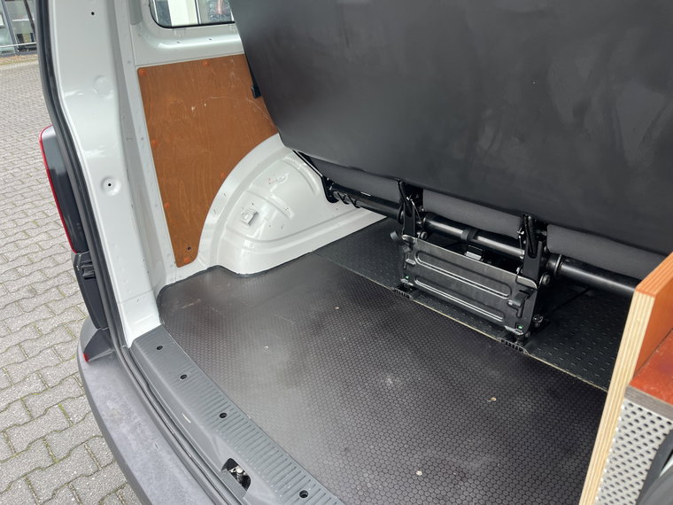 Vehicle Image 26
