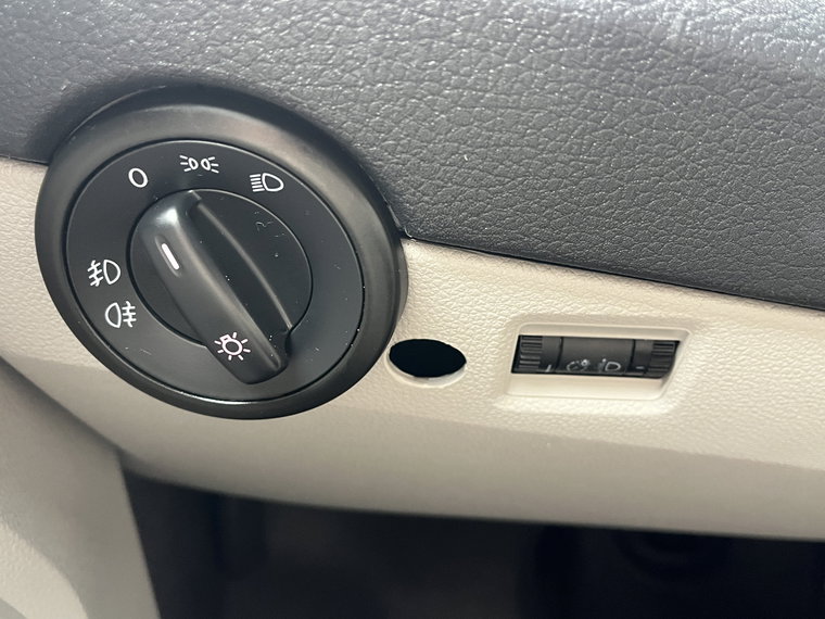 Vehicle Image 33
