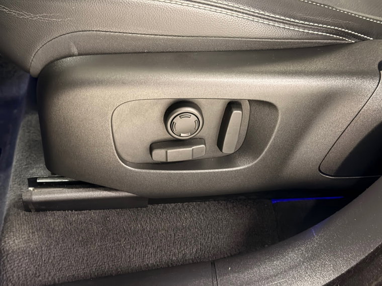 Vehicle Image 26