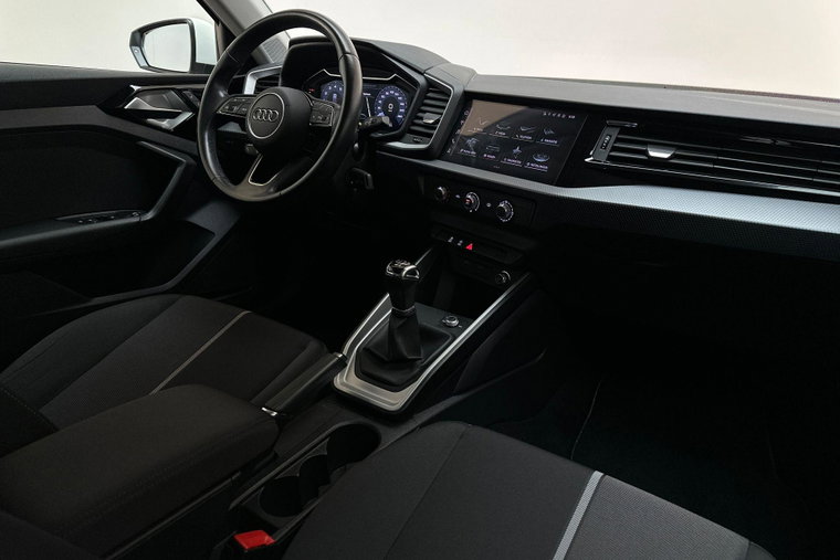 Vehicle Image 13