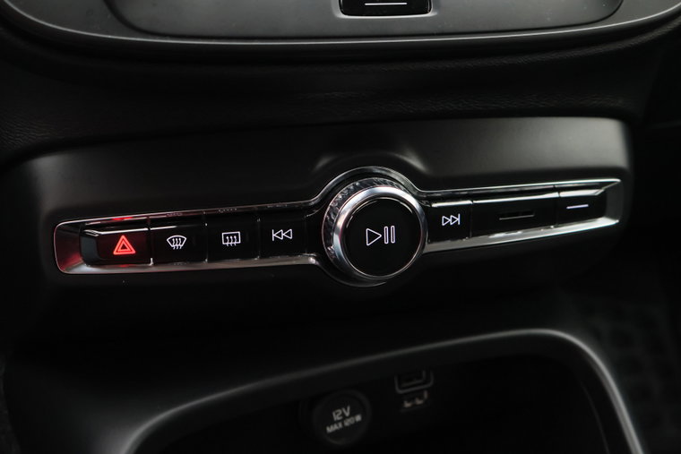 Vehicle Image 42