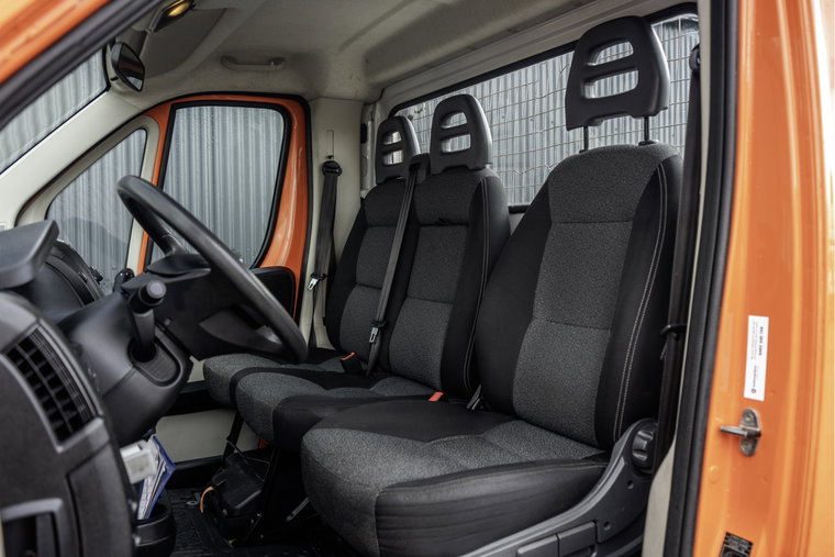 Vehicle Image 12