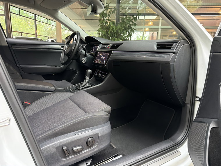 Vehicle Image 41