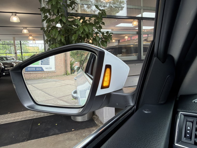 Vehicle Image 45