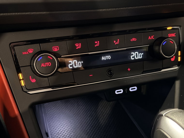 Vehicle Image 28