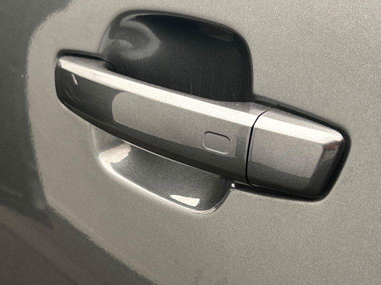 Vehicle Image 38