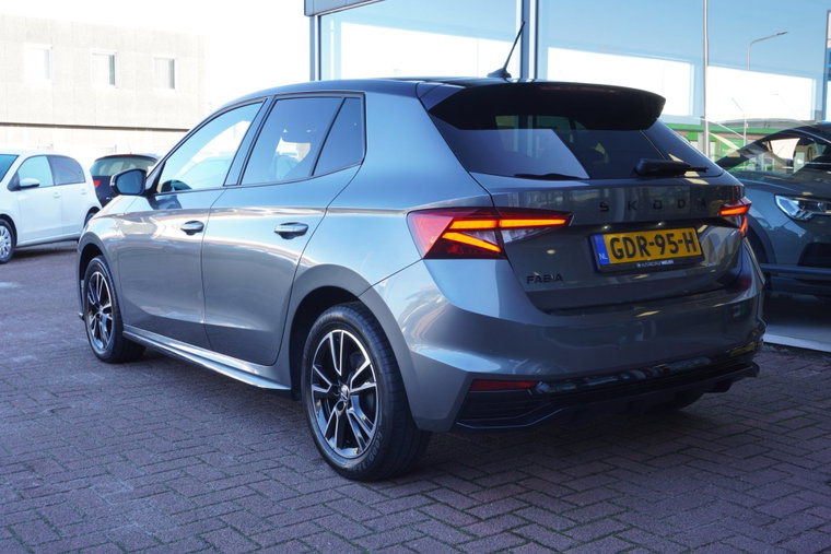 Vehicle Image 6