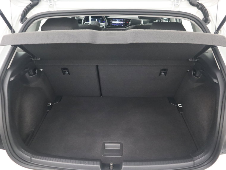 Vehicle Image 38