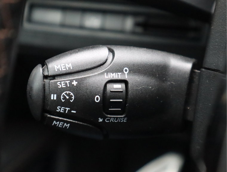 Vehicle Image 50
