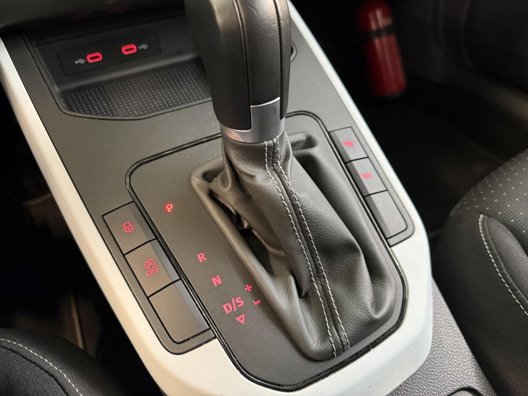 Vehicle Image 28