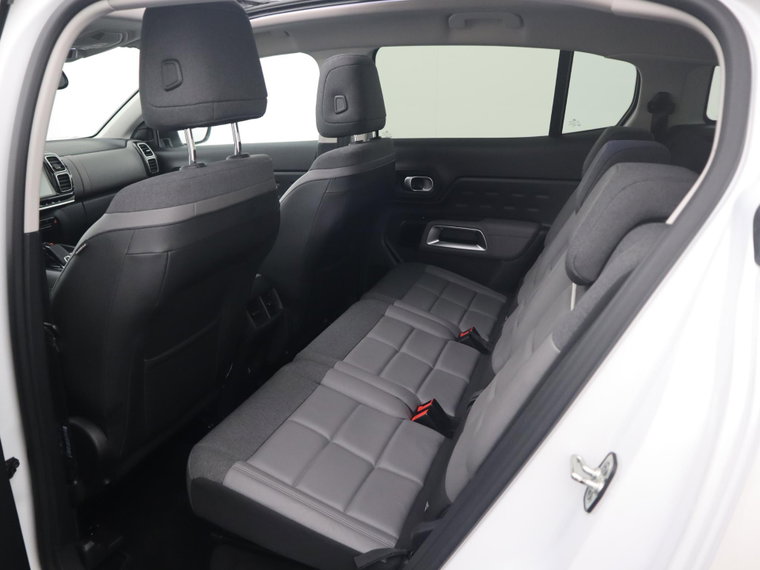 Vehicle Image 38