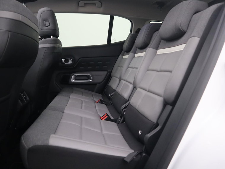 Vehicle Image 39