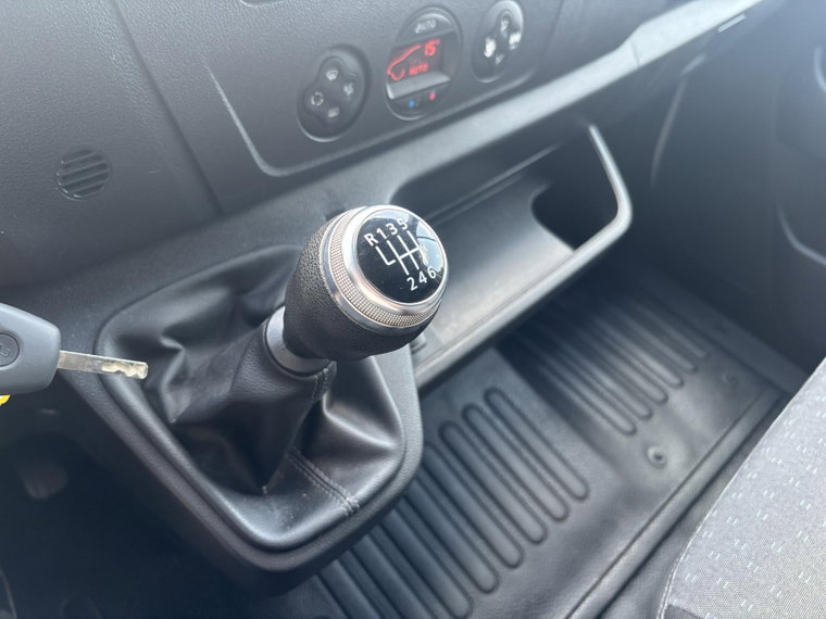 Vehicle Image 25