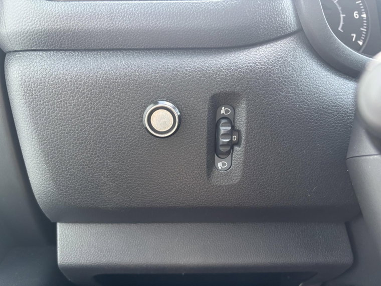 Vehicle Image 29