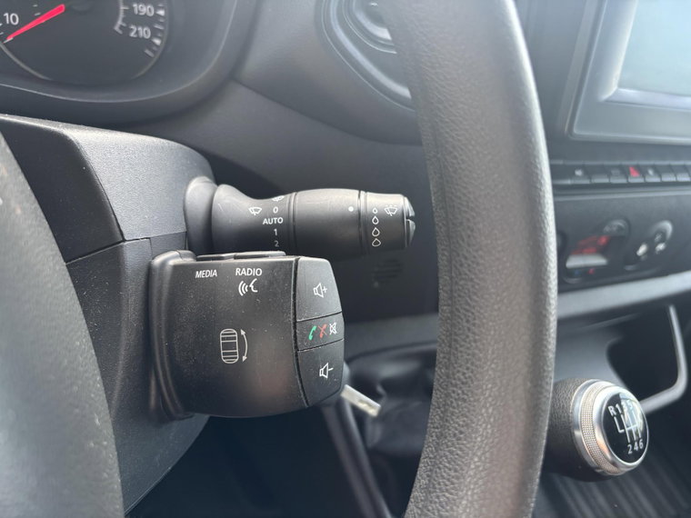 Vehicle Image 32