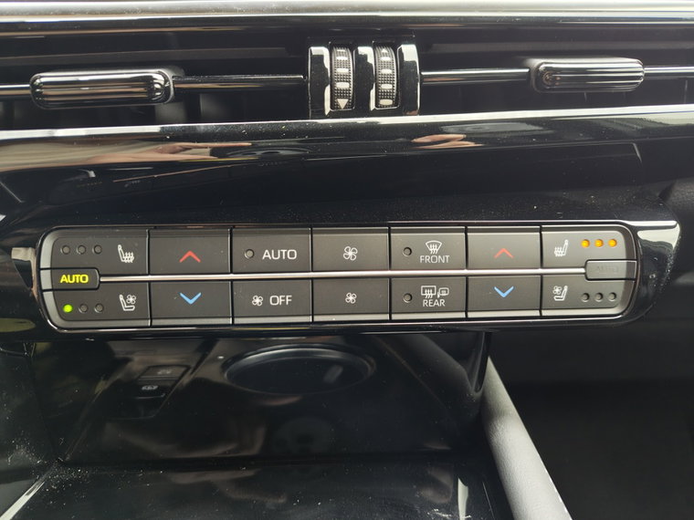 Vehicle Image 23