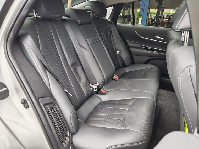 Vehicle Image 37