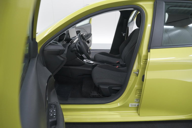 Vehicle Image 21