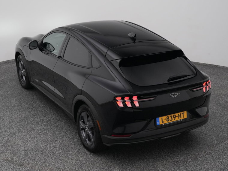 Vehicle Image 26