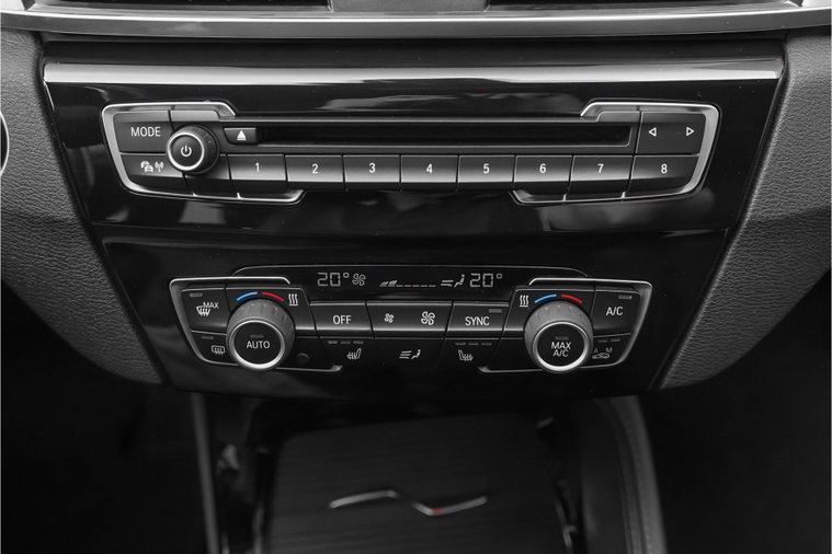 Vehicle Image 27