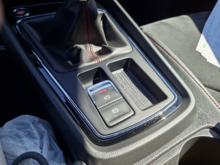 Vehicle Image 33