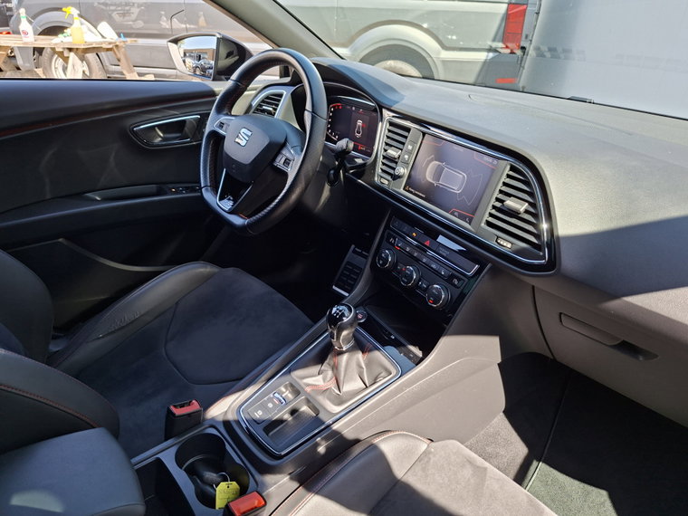 Vehicle Image 38