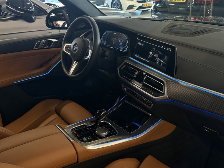 Vehicle Image 38
