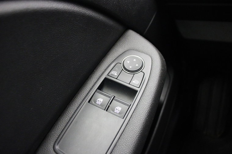Vehicle Image 28